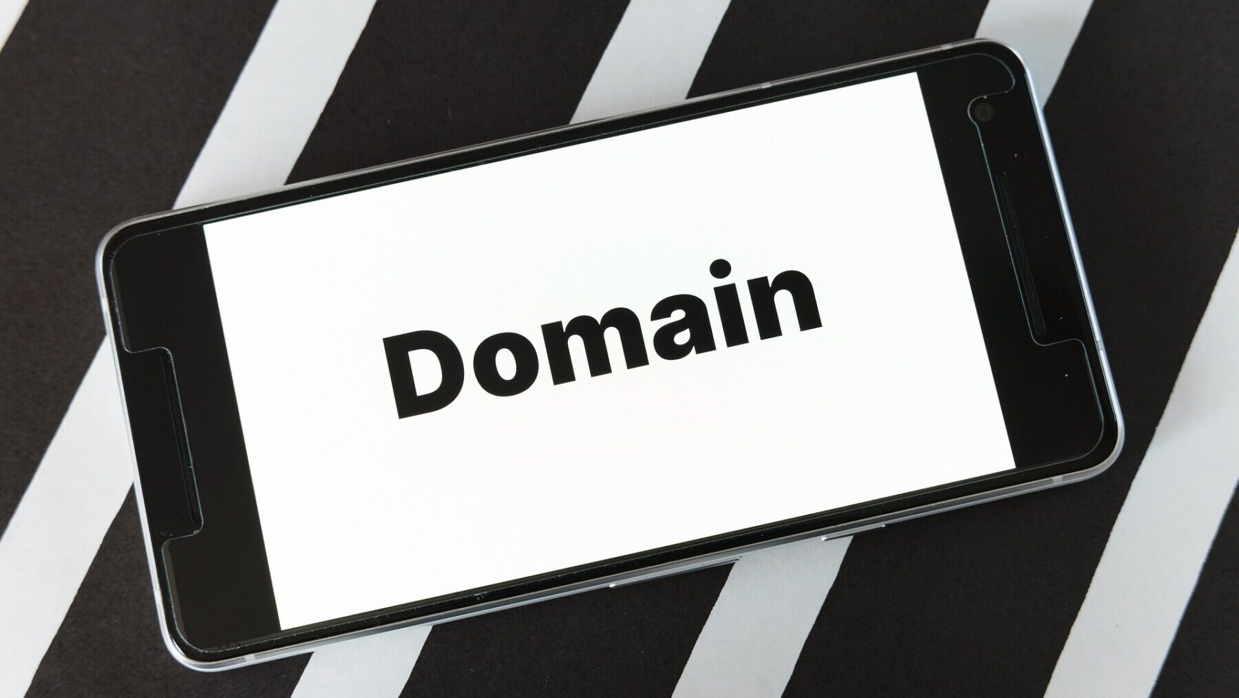 ドメインと書かれたスマホの画面