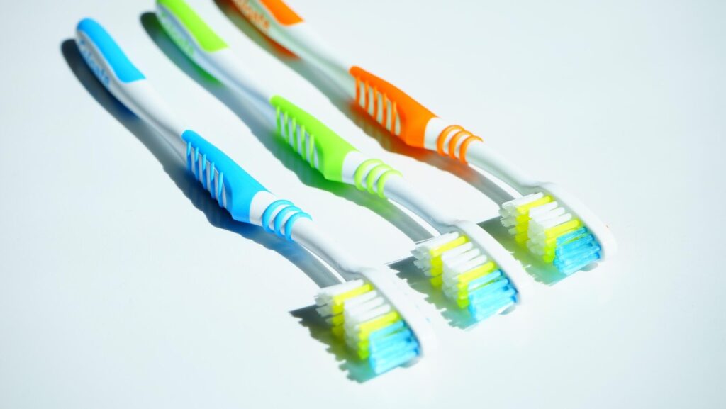 3本の歯ブラシ