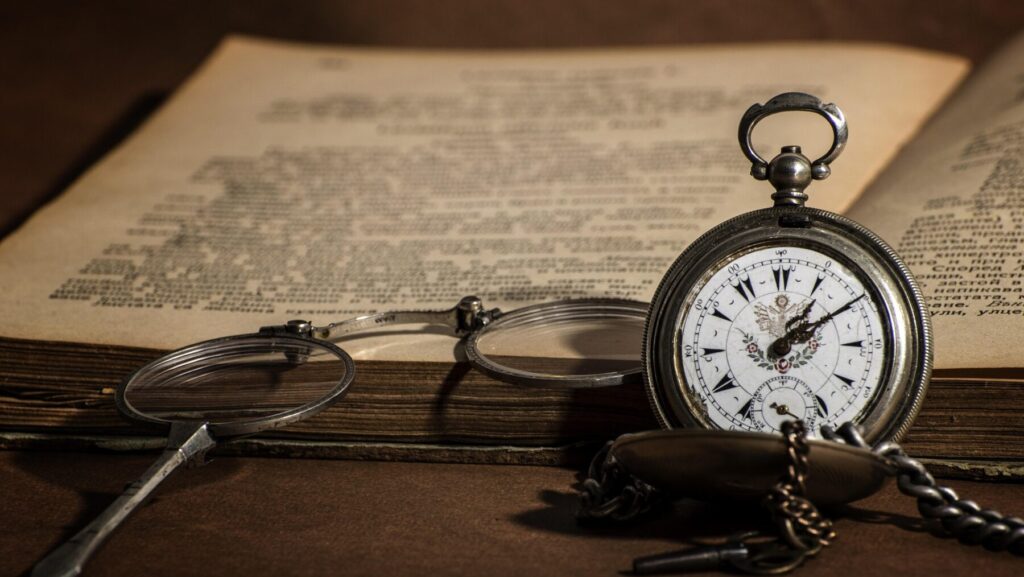 時計とメガネと本