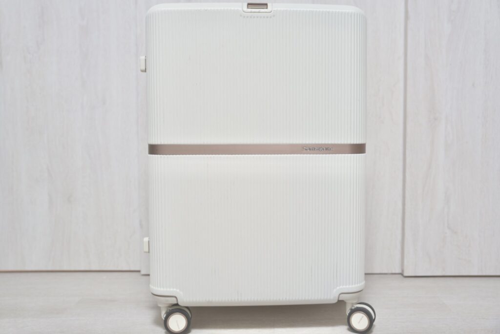 スーツケースの全体像