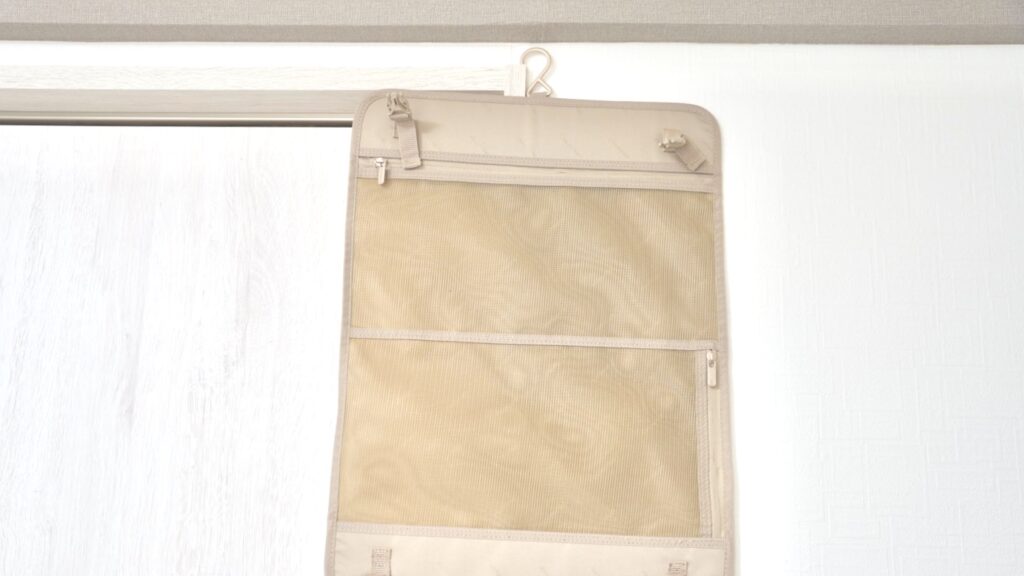 壁にかけたハンガー