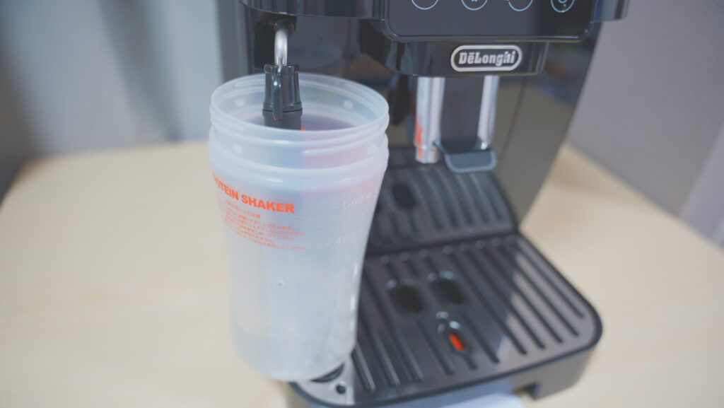 デロンギコーヒーメーカーのミルクフロッサー