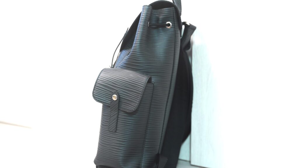 ルイヴィトンのクリストファーMMエピの横側