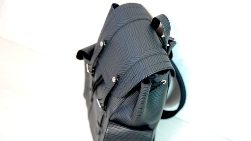 ルイヴィトンのクリストファーMMエピの上側