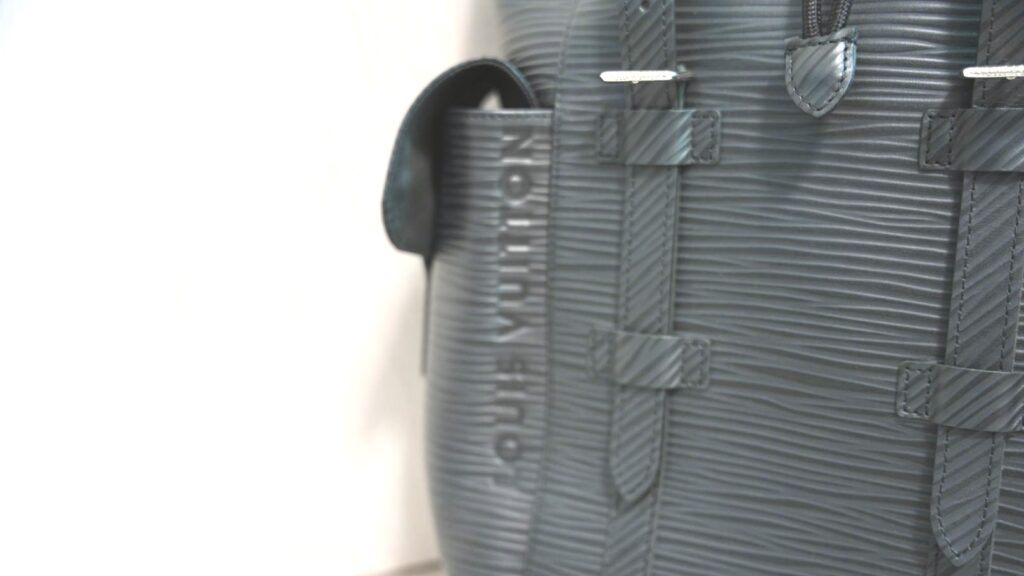 ルイヴィトンのクリストファーMMエピのロゴ