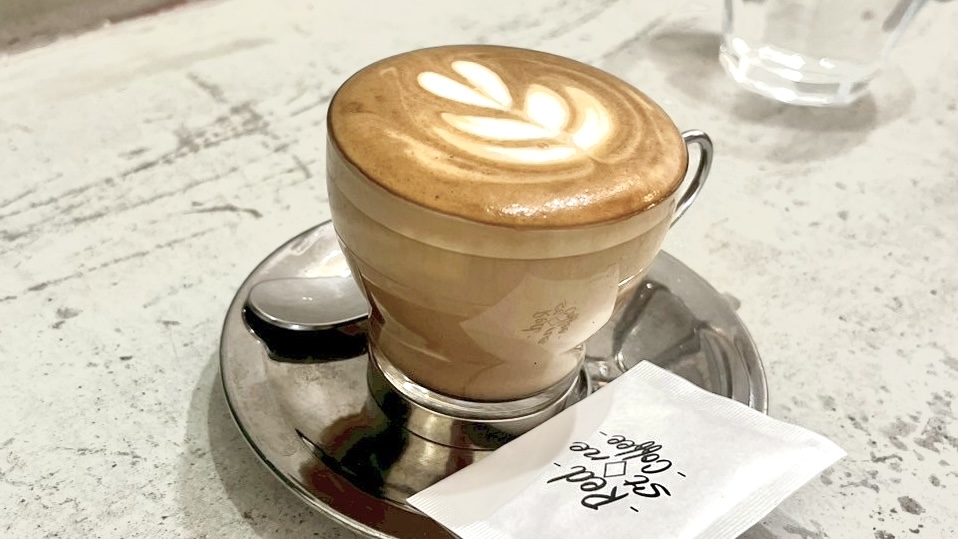 ラテアートされたコーヒーカップ