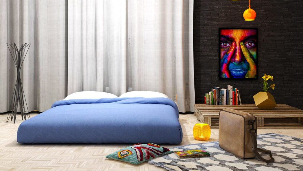 低いベッドが設置された寝室