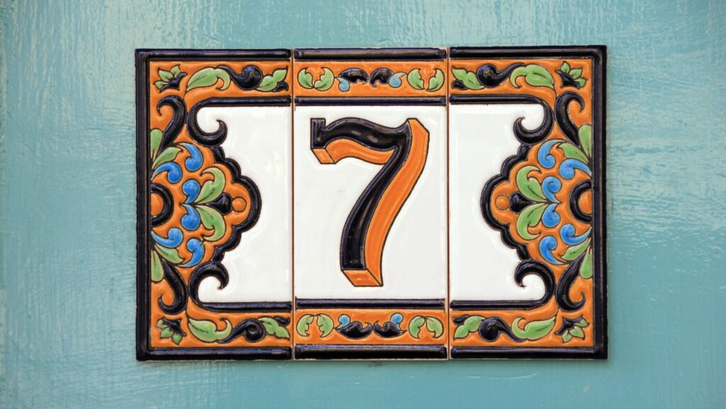 7と書かれたボード