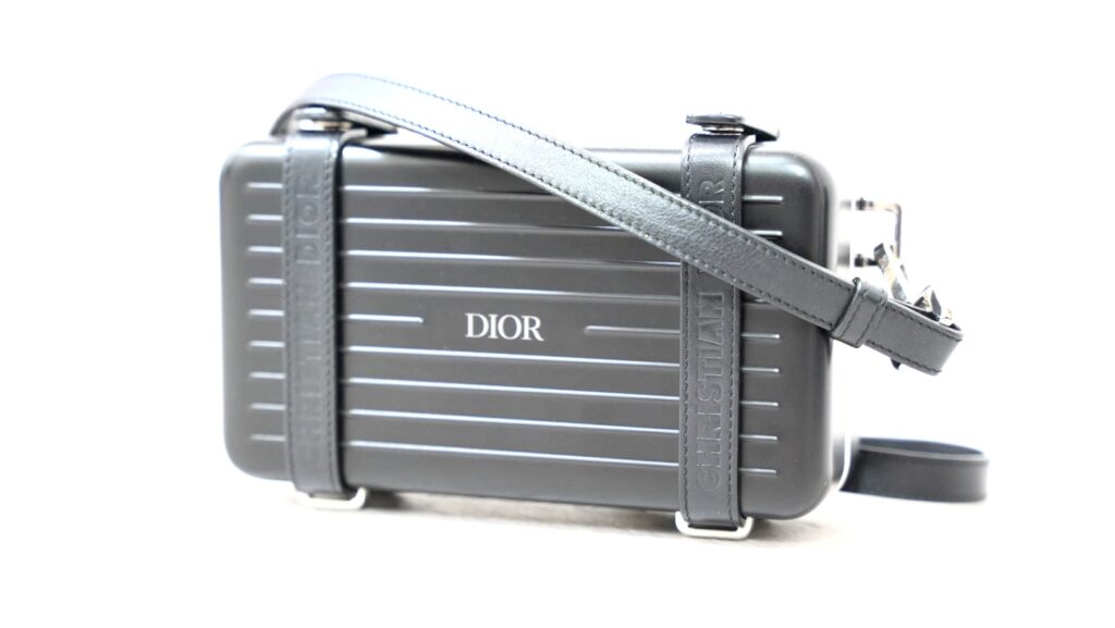 DIOR × RIMOWAのパーソナルクラッチバッグ