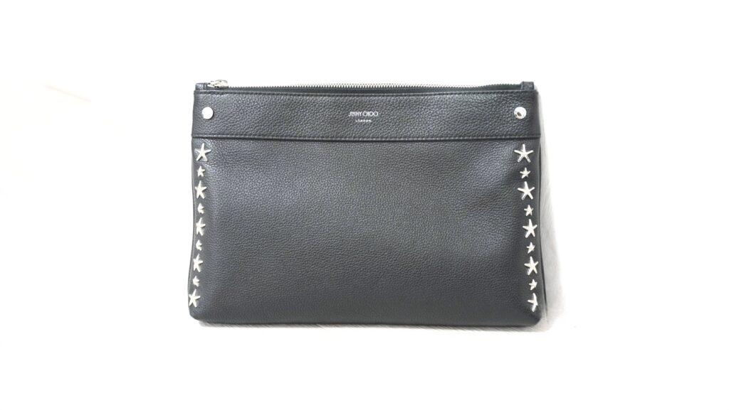 ジミーチュウのクラッチバッグの正面