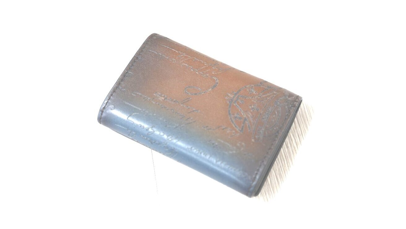 ベルルッティの名刺入れの裏側