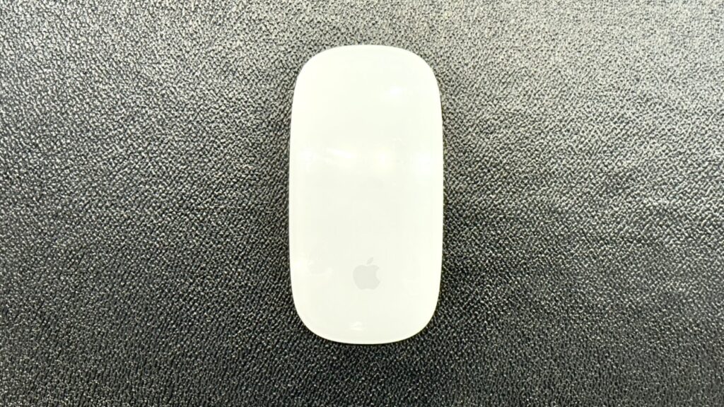上から見たAppleのマジックマウス
