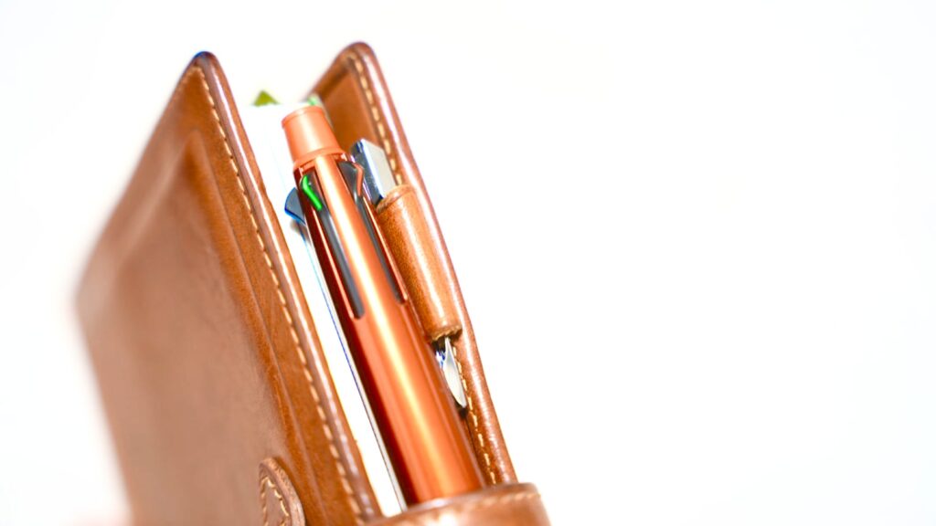 レイメイ藤井のシステム手帳「ダヴィンチ」のバイブルサイズのペンホルダー