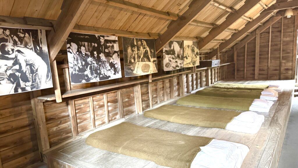 知覧特攻平和会館の三角兵舎の中