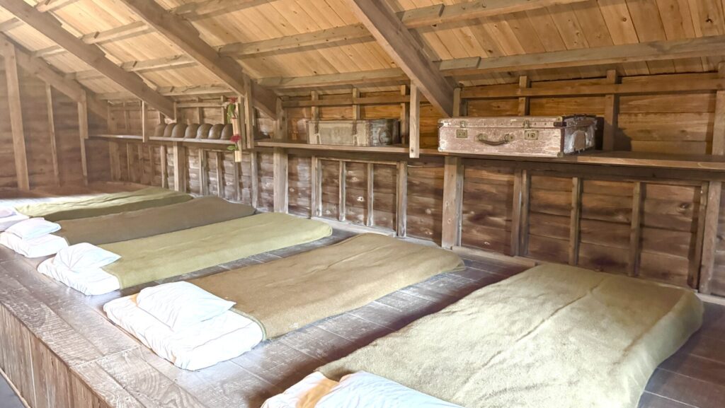 知覧特攻平和会館の三角兵舎の中