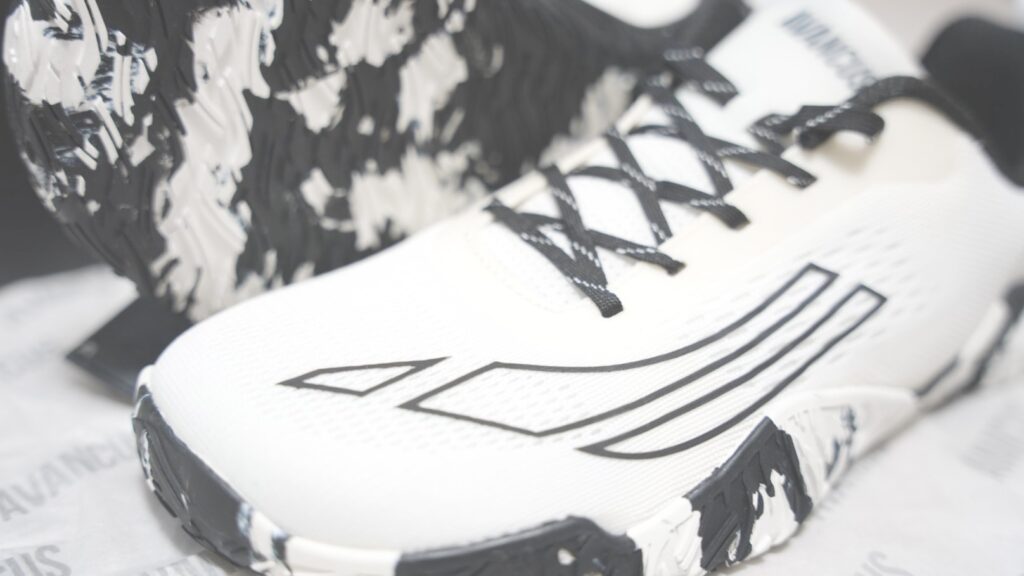 mbcpower「AVANCUS V3」の白黒