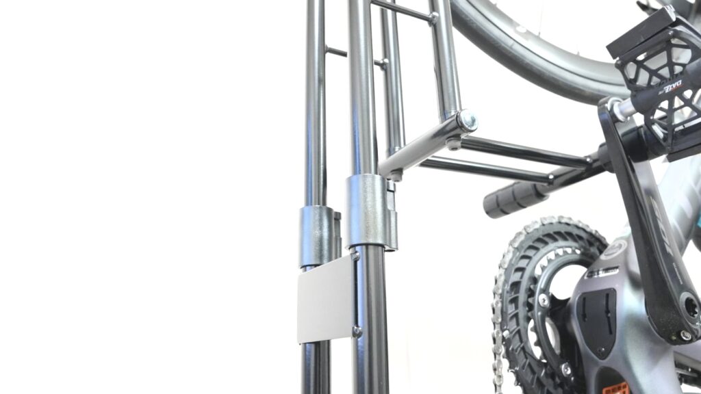 ロードバイク用縦型サイクルロッカーの高さ調整