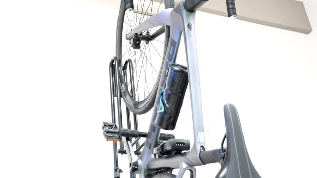 ロードバイク用縦型サイクルロッカーの全体