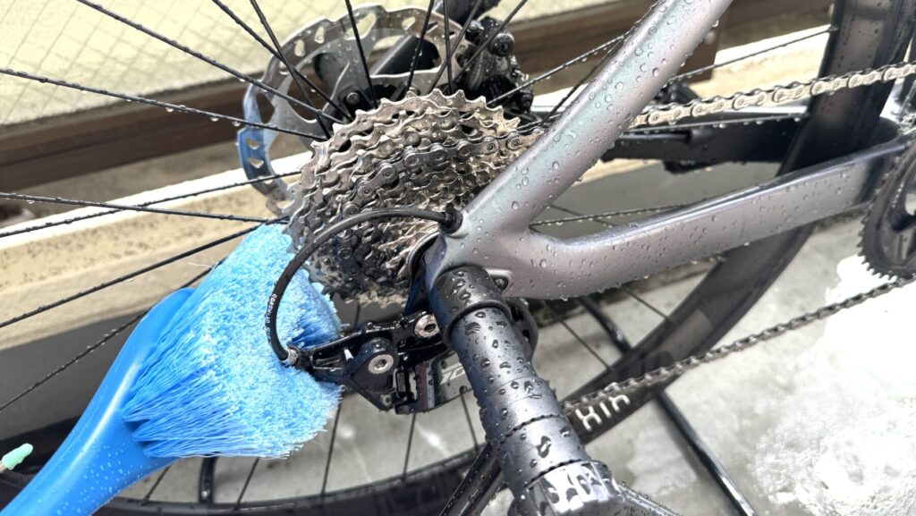 ロードバイクのスプロケット洗浄