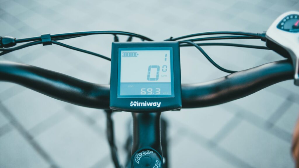 サイコンを装着した自転車