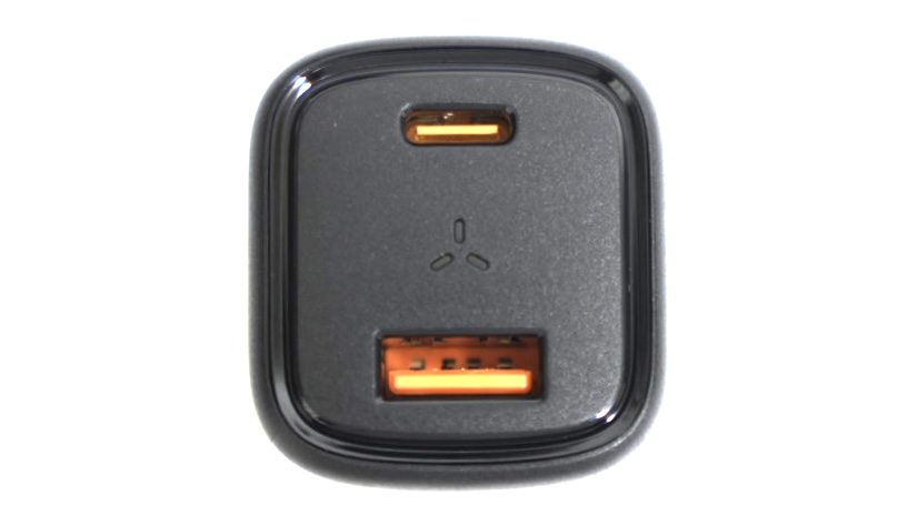 VOLTMEの30W急速充電器