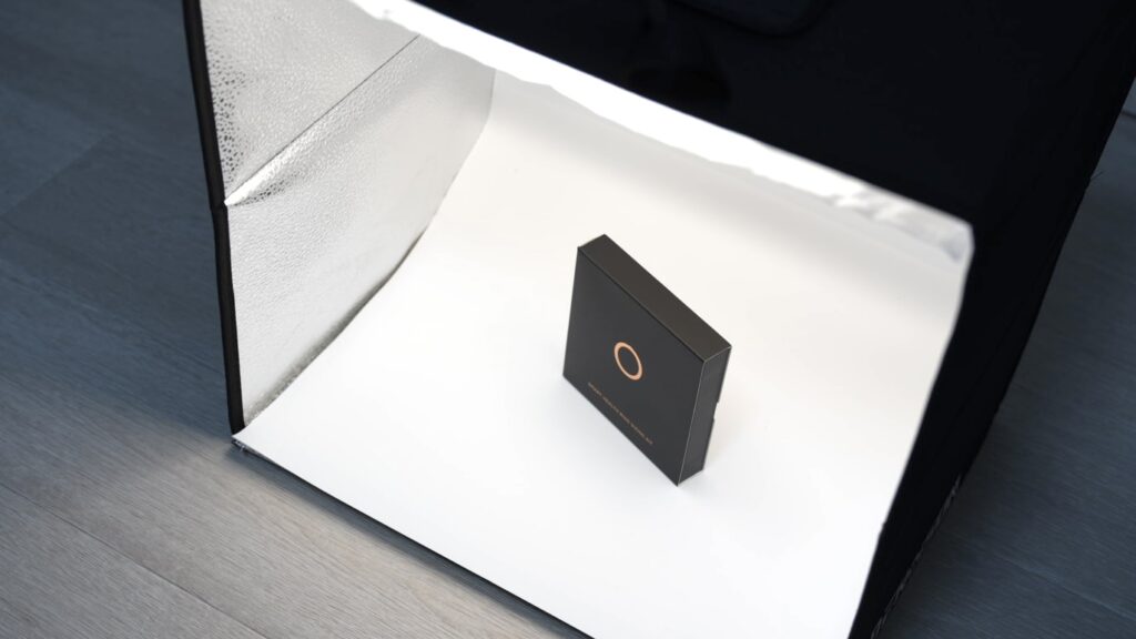 撮影ボックスと撮影する箱