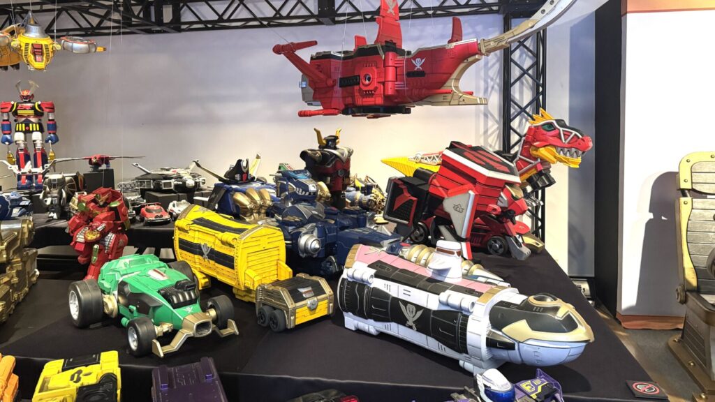 全スーパー戦隊展で展示されてる合体ロボの模型