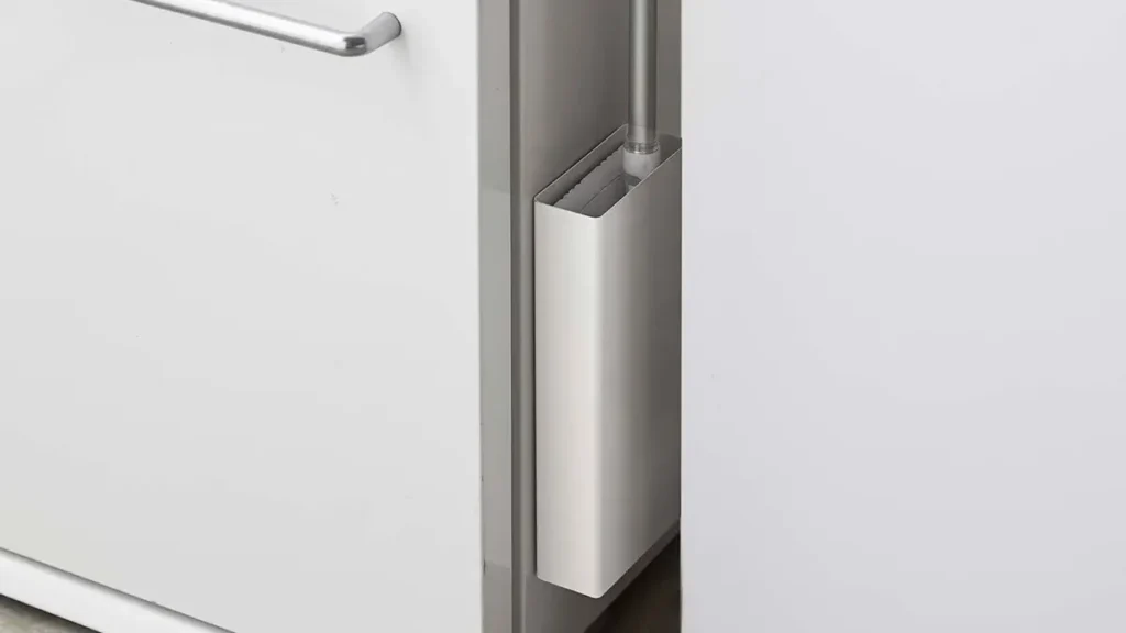 山崎実業のタワー製品フローリングワイパー入れ