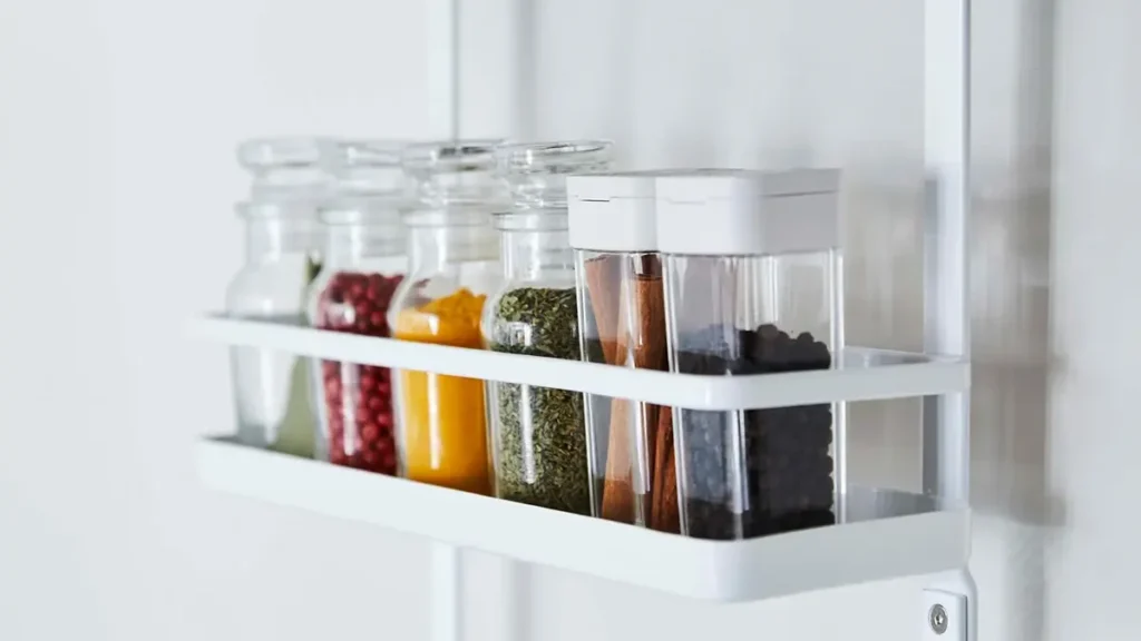 山崎実業のタワー製品調味料ストッカー