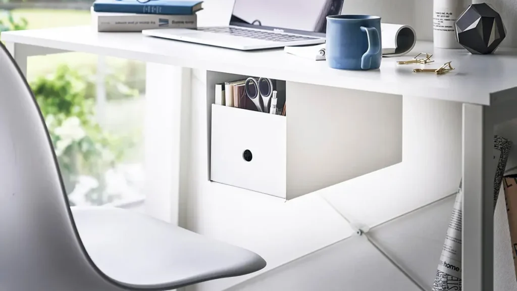 山崎実業のタワー製品デスク下トレイ