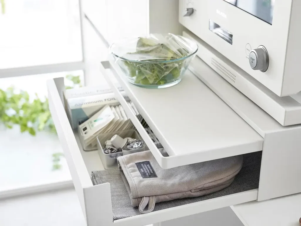 山崎実業のタワー製品レンジ下収納