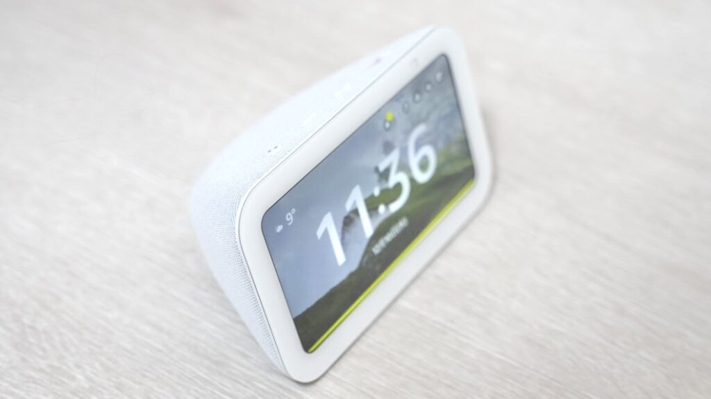 Amazon Echo Show 5 アレクサの正面