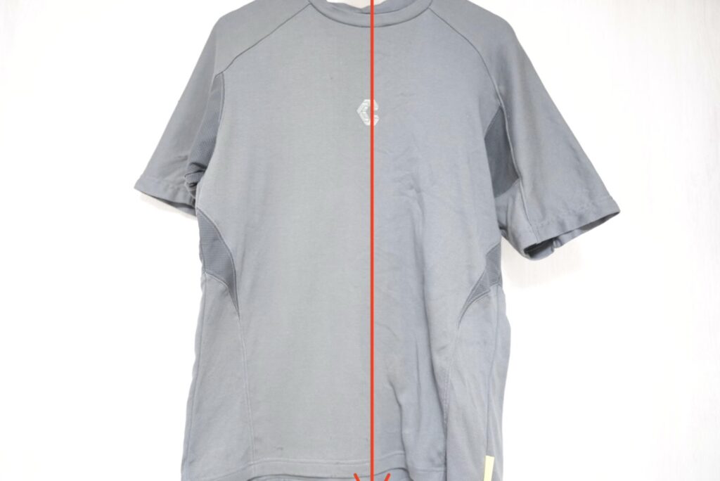 Tシャツの皺のある部分とない部分