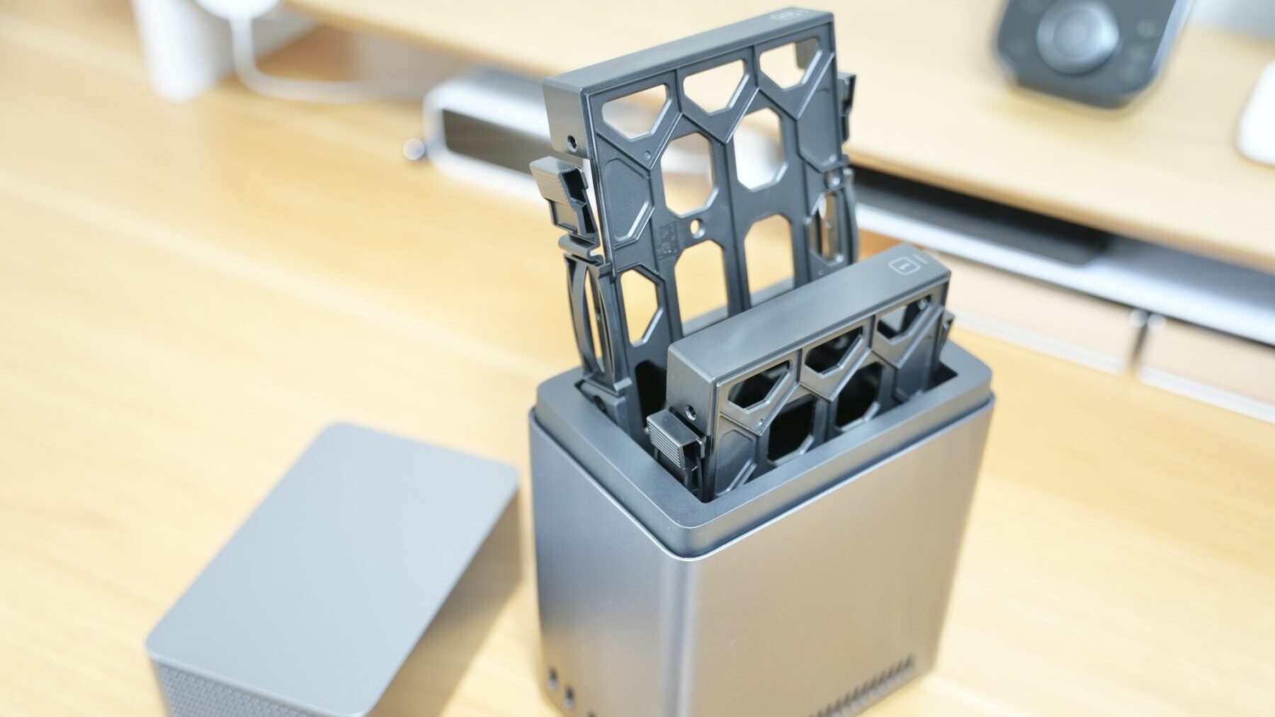 UGREEN NASync DH2300